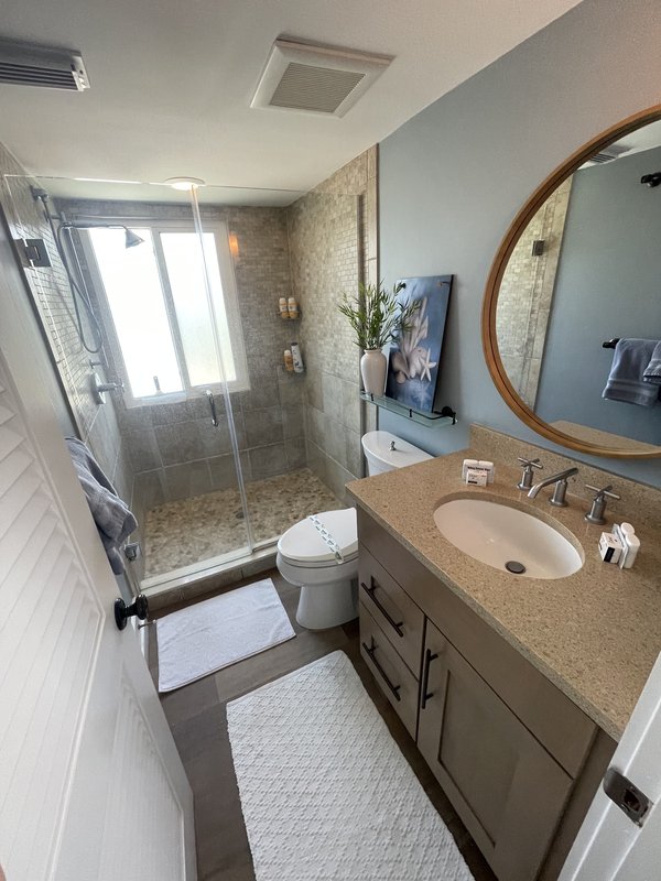 Sparkling guest bathroom