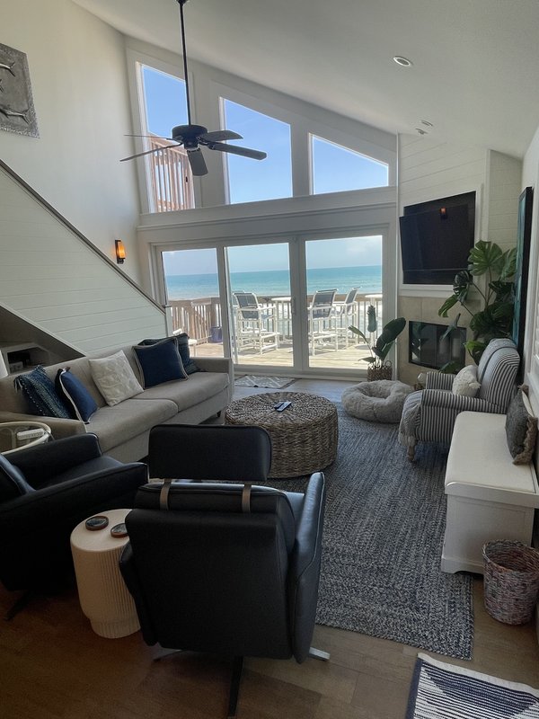 Spacious guest lounge